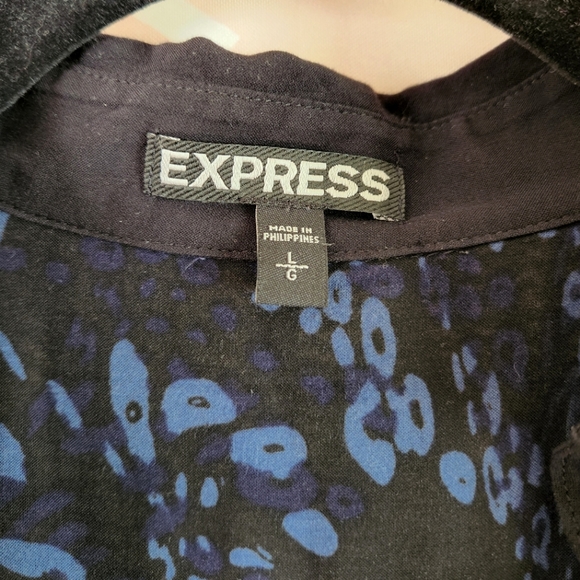 Express - Long Sleeve Button Down Shirt - Black & Blue Animal Print - Size L - Picture 7 of 10